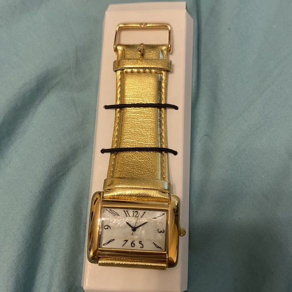 Avon Gold Watch - Picture 4 of 6